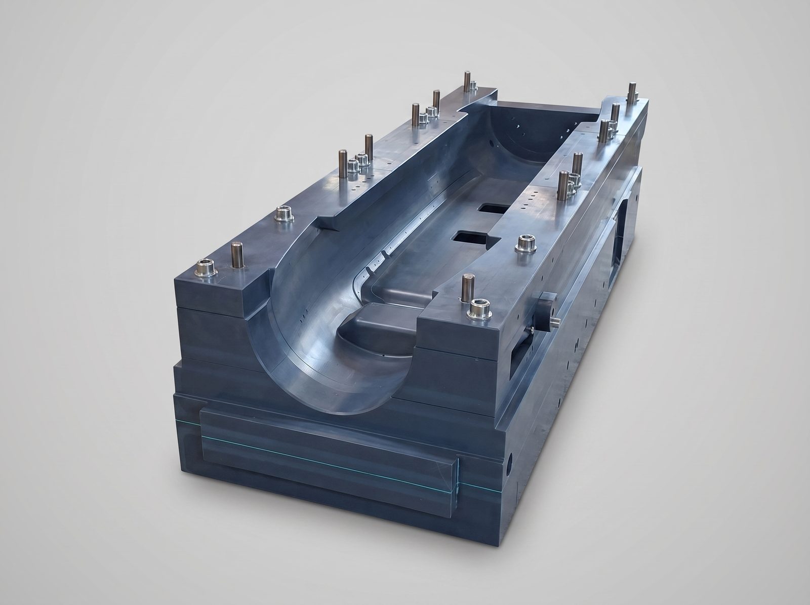 Un outillage de moule composite en conception CAO 3D et en pièce usinée CNC